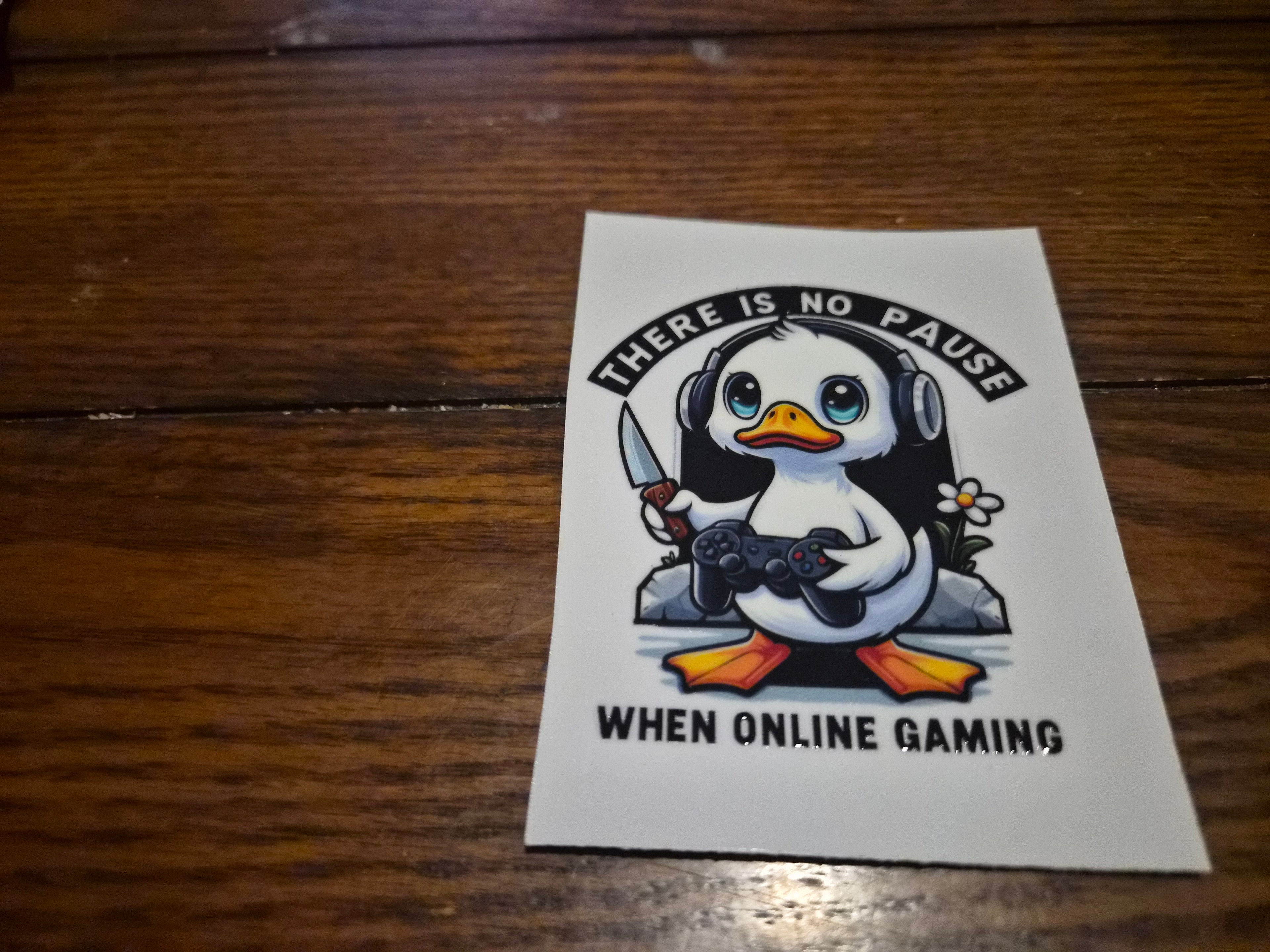 There is No Pause When Online Gaming-Duck Cup Wrap